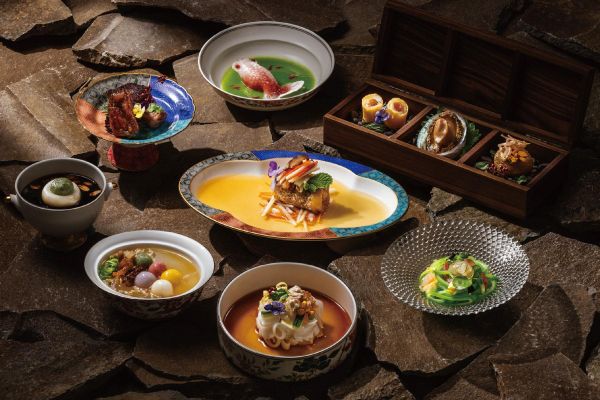 Exploring the Exclusive．Summer Banquet