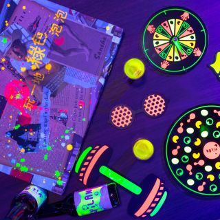 yi_NEON-PARTY_body-1